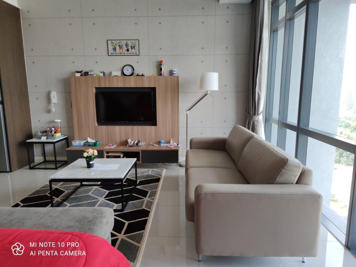 נוסג'יה Kumkum Homestay Studio מראה חיצוני תמונה